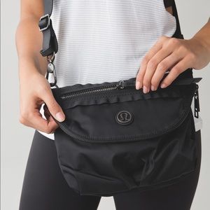 Lululemon festival bag